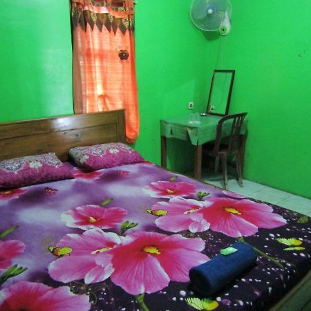 Losmen Kinasih Puncak & Gazebo Pandang Bantul Exterior foto