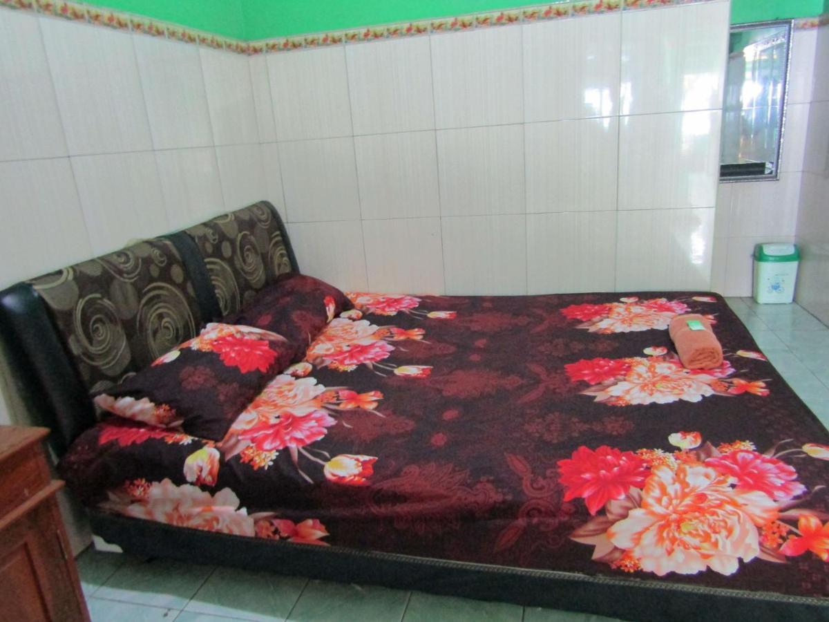 Losmen Kinasih Puncak & Gazebo Pandang Bantul Exterior foto